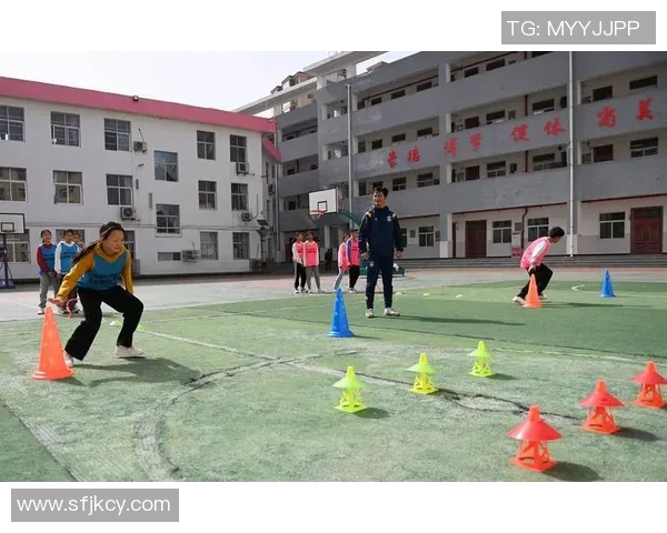 足球明星在训练与比赛之余是否也会参加课堂学习与教育活动探讨